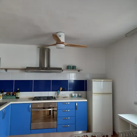 Acquamarina فندق مبيت وإفطار