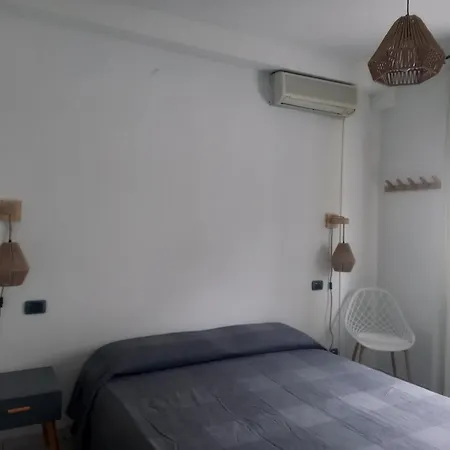 Acquamarina B&B 칼라세타